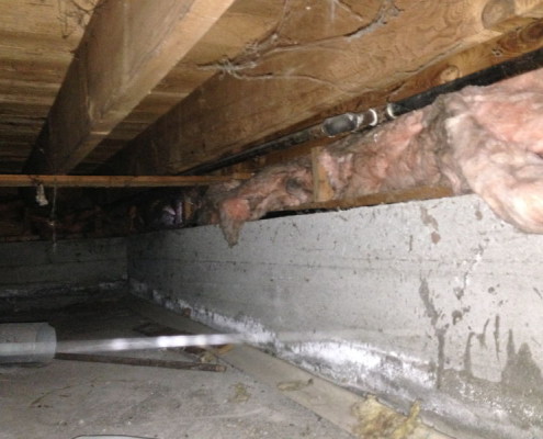 Uninsulated crawlspace